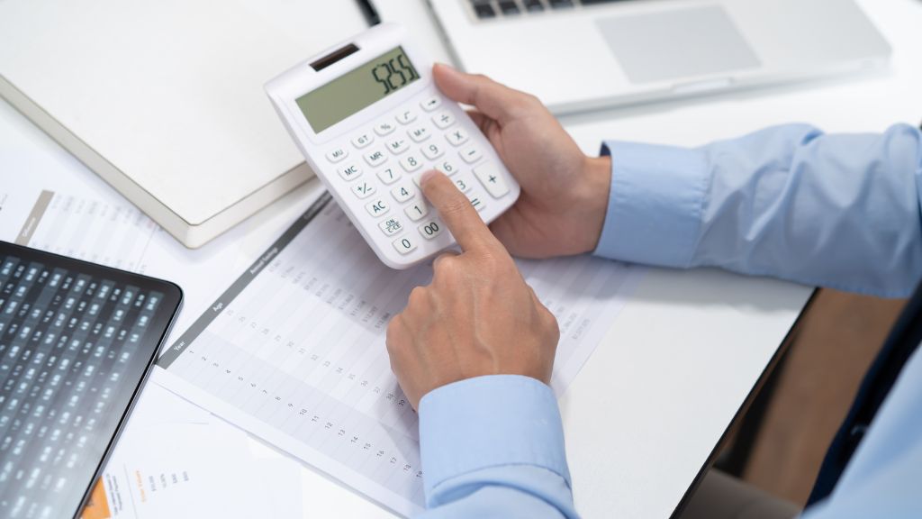 他社の見積額を伝える