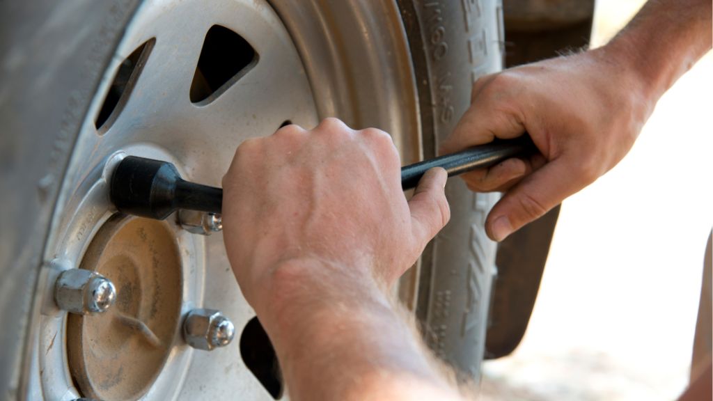 自分でタイヤ交換を行う