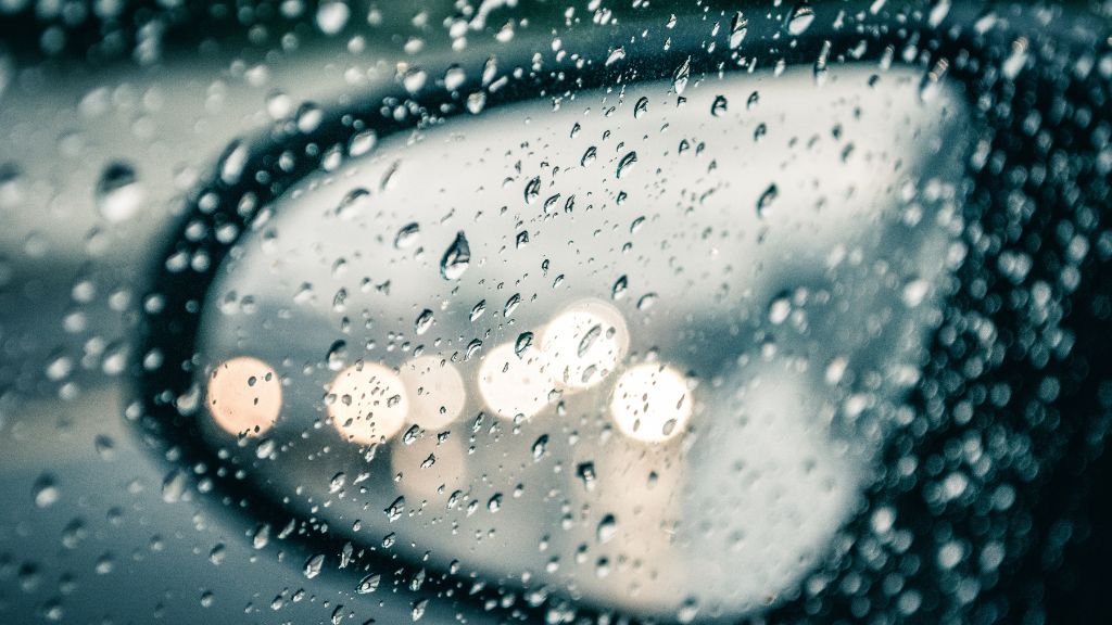 青空駐車の場合雨シミが目立ってしまうから
