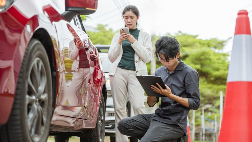 まとめ│車をぶつけた場合に備えて相談できる相手を探しておこう