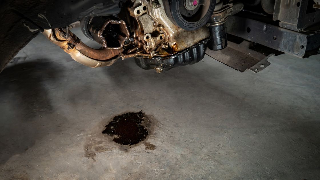 ブレーキやクラッチからオイルが漏れている場合は車検に通らない