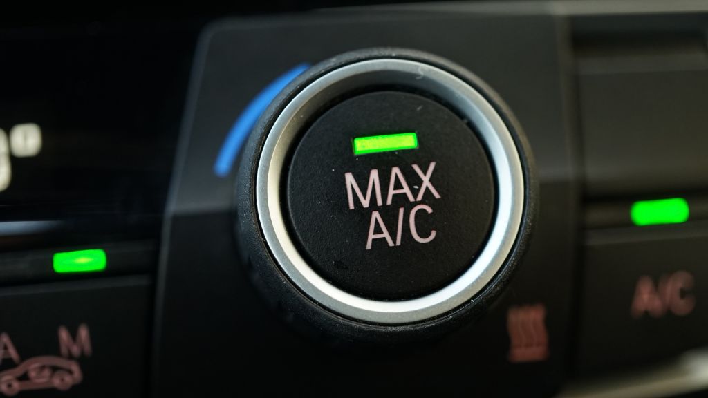 暖房は「AC」ボタンをつけなくてもよい