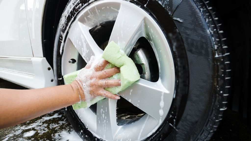 タイヤを水洗いする