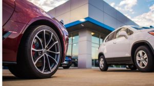 ディーラー車検が高い!安くする方法はある?20万・30万の見積もりを受けた場合の対処法