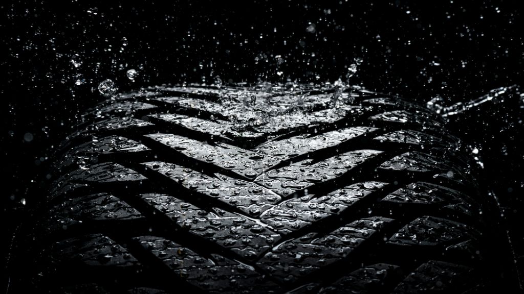 ハイドロプレーニング現象対策になる