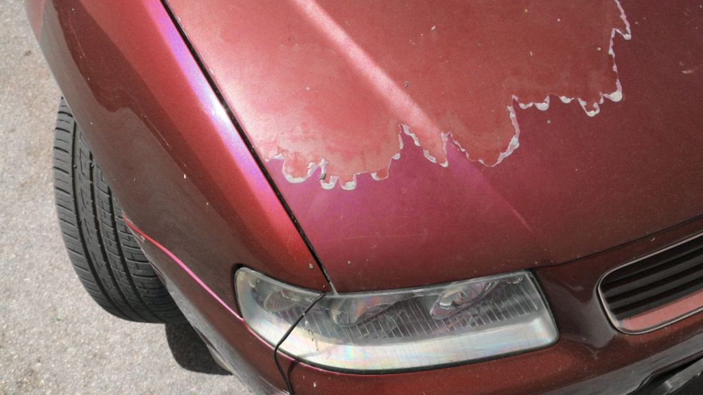 車がピカピカでなくなる原因：紫外線による塗装面の劣化