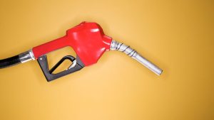 ガソリンスタンドの『フルサービス』とは?メリット・デメリット、給油のやり方を解説!近くのスタンドの探し方も紹介