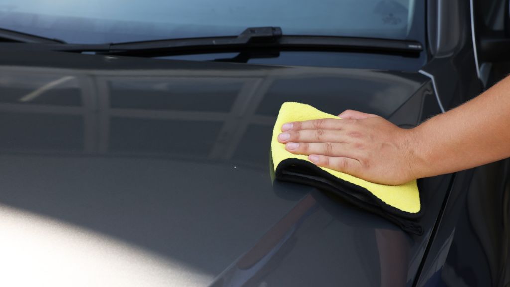 洗車専用のタオルを使用する