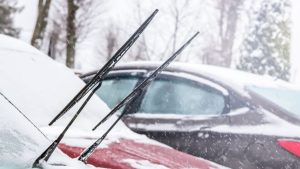 【雪の時期の車の汚れ・気になる白い汚れ】原因は？洗い方は？事前に防ぐ方法も解説