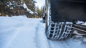 融雪剤で錆びる？錆びない？冬のドライブでも愛車を綺麗に保つ方法を解説