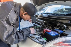 【車は無料点検を受けられる？】ディーラー、ガソリンスタンドなどおすすめの場所や点検内容もご紹介