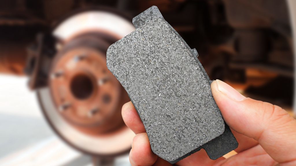 【ブレーキパッド】ガソリンスタンドで交換はできる?気になる費用や交換時期の目安も解説│どこが安いのか、自分でできるのか、疑問へも回答
