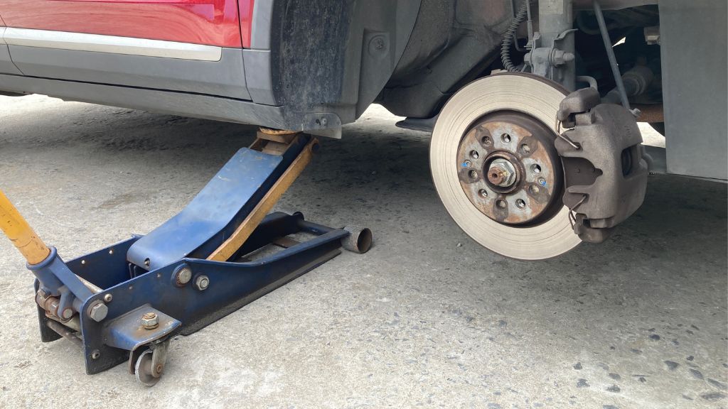 「ブレーキパッド交換は自分でできる?」DIYの危険性