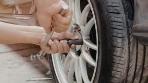 ユーザー車検の審査は本当に「厳しい」のか│落ちたらどうする、不合格時の返金など確認したいポイント解説